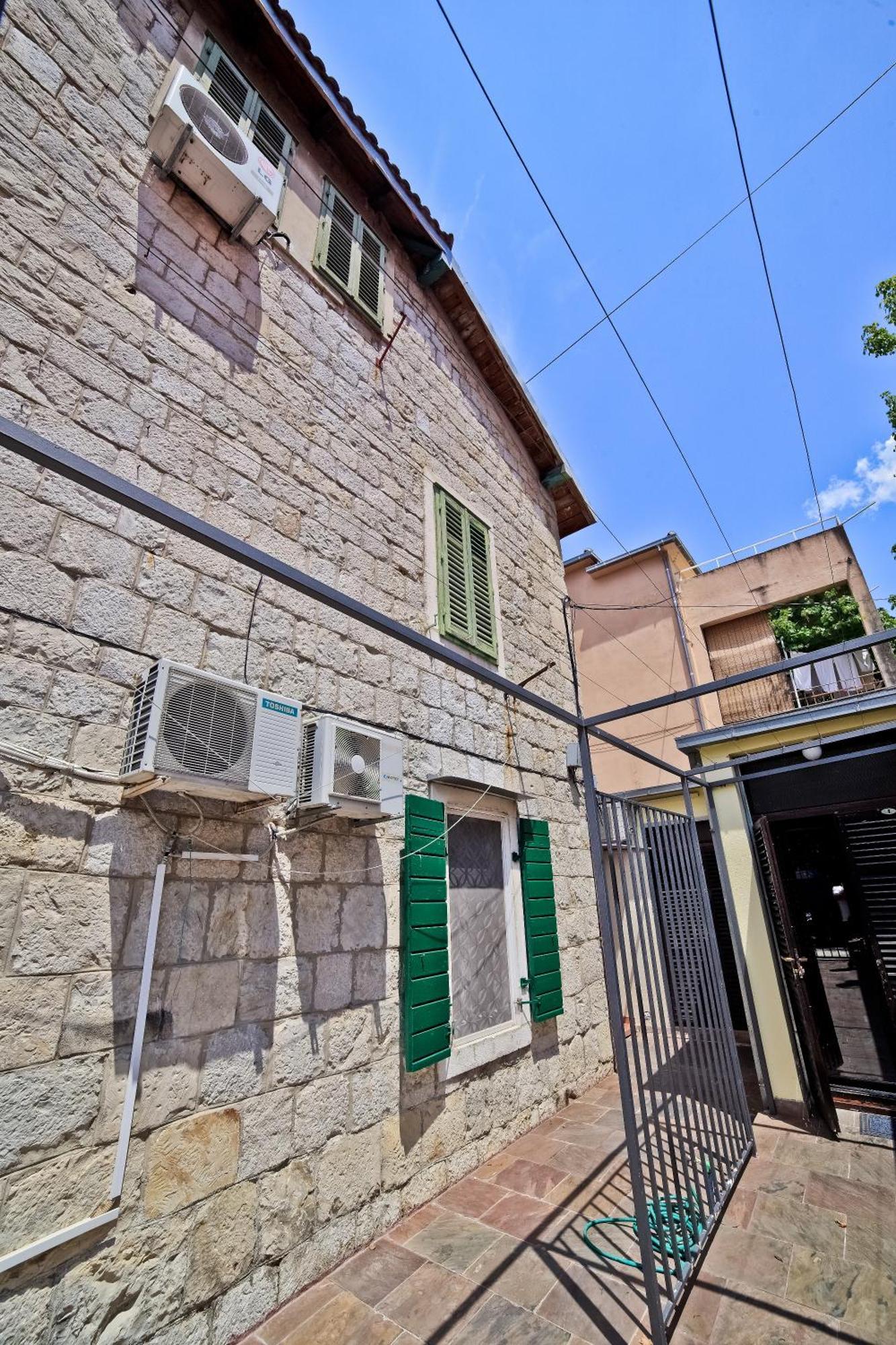Guest House Maja Сплит Екстериор снимка